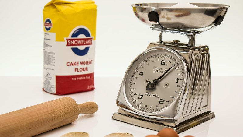 Kitchen scale flour