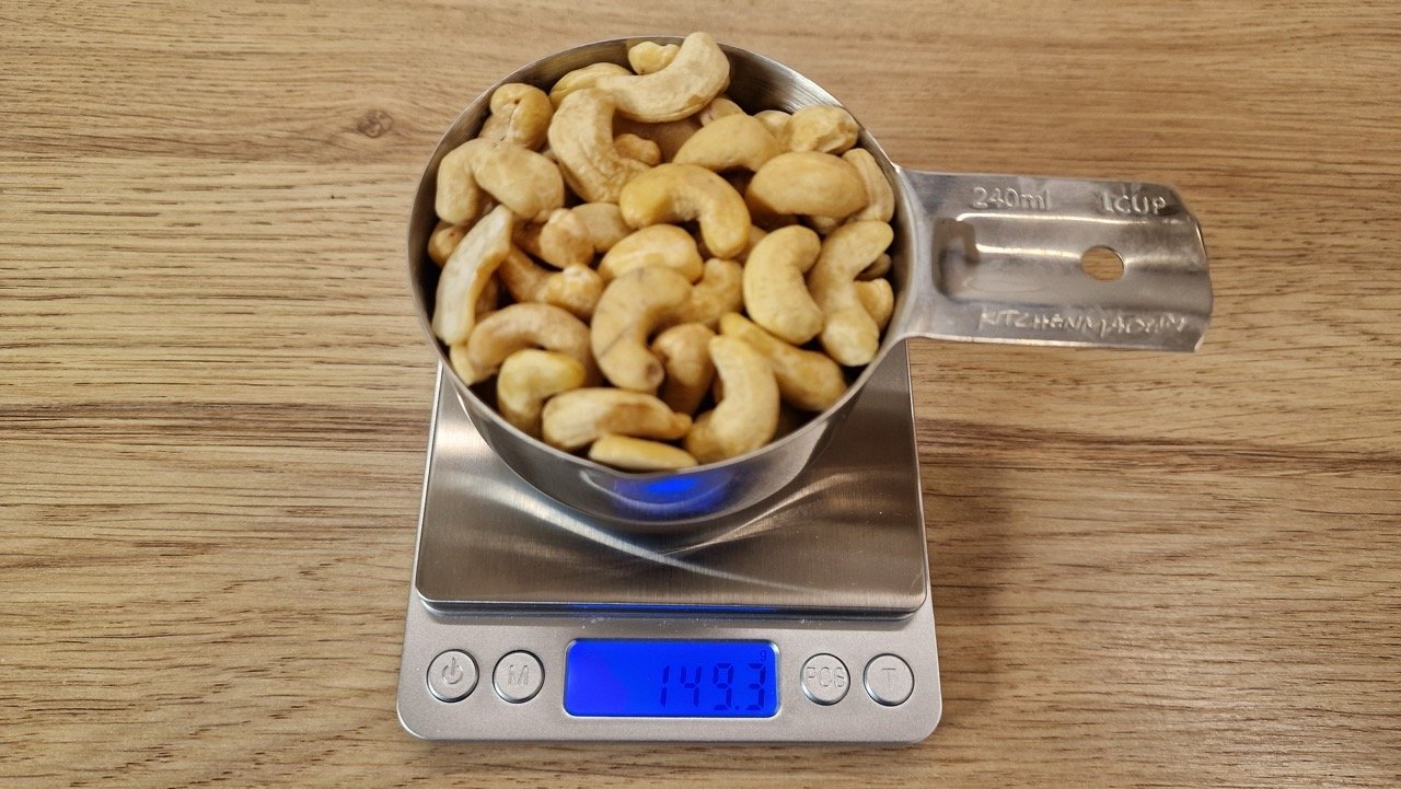 1 cup cashew in grams